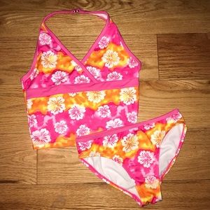 Girls swimwear